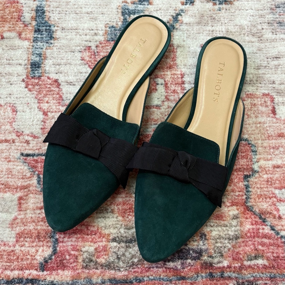 Talbots Edison Emerald Dark Green Suede Flat‎ Mule Black Grosgrain Bow Size 8